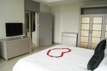 Century Sailboat Apartment Hotel Rizhao Exteriör bild